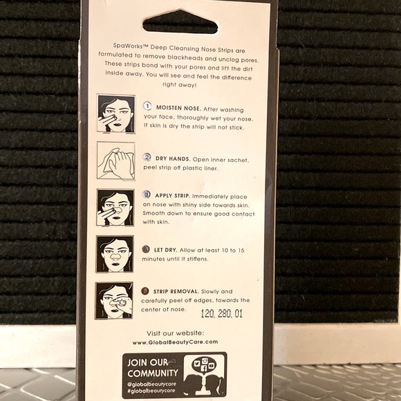 SPAWORKS  Deep Cleansing Nose Pore Strips 8 - Picture 2 of 3